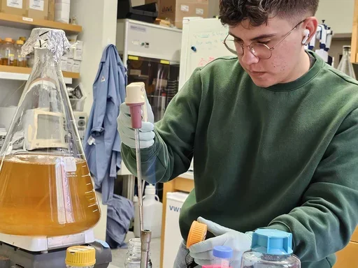 Kruglyak lab members in the lab.